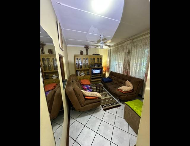 3 BEDROOM HOUSE FOR SALE IN WOODLANDS